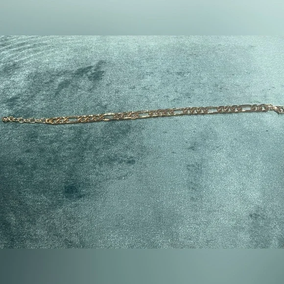 18k Gold Plated Curb Link Bracelet - Picture 3 of 3